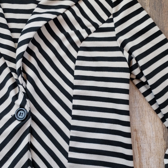 Poetry Black & Tan Striped Blazer w/Ruched Sleeves Size S - Picture 5 of 8